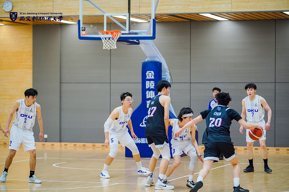 记者：乌尔赖希预计将在赛季结束后退役，留在拜仁任职