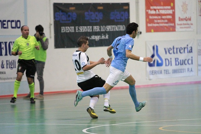 替补席更是 替补席更是